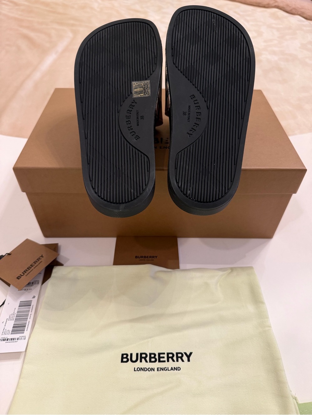 Burberry Women’s Beige Vintage Check Slide Sandals with Black Footbed - Picture 3 of 6
